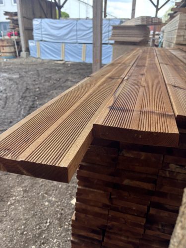 Teraszburkolat telített északi borovi 27x145 "B" minőség