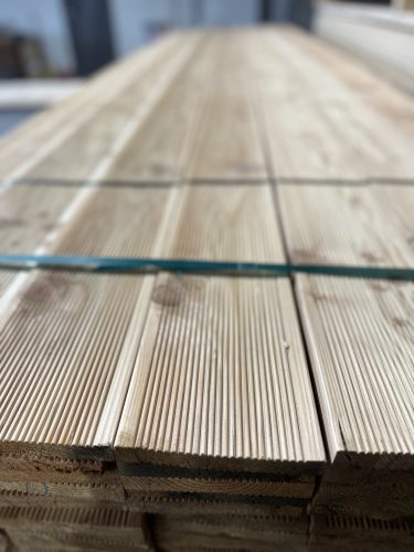 Teraszburkolat vörösfenyő 21X145 "A-B" minőség, EXTRA AKCIÓ!