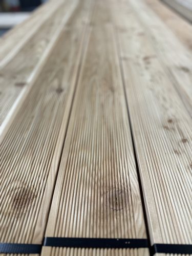 Teraszburkolat vörösfenyő 21X145 "A-B" minőség, EXTRA AKCIÓ!