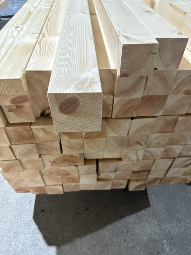 Svéd borovi gerenda 95x95 4,2m 