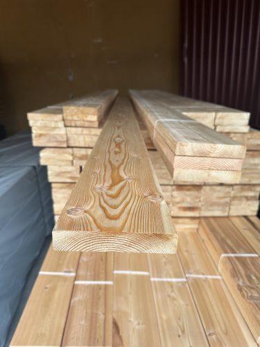 Gyalult deszka kanadai vörösfenyő 27x142 "B" minőség