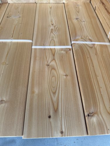 Gyalult deszka kanadai vörösfenyő 27x142 "B" minőség