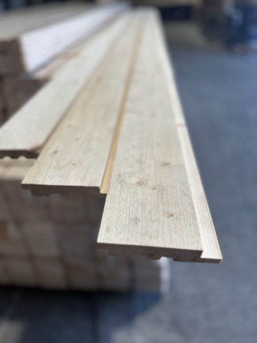 Falburkolat-Hajópadló svéd lucfenyő 21x120 "B" minőség, kefézett felület