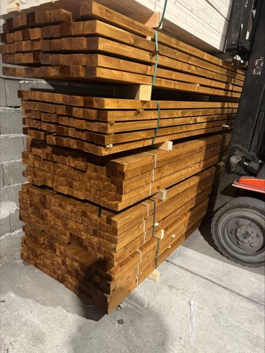 Svéd borovi telített  párnafa-stafni 45x45 4,2m