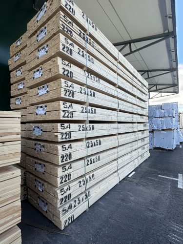 Szárított, egalizált svéd lucfenyő tetőléc 2,5x5 4m, AKCIÓ!